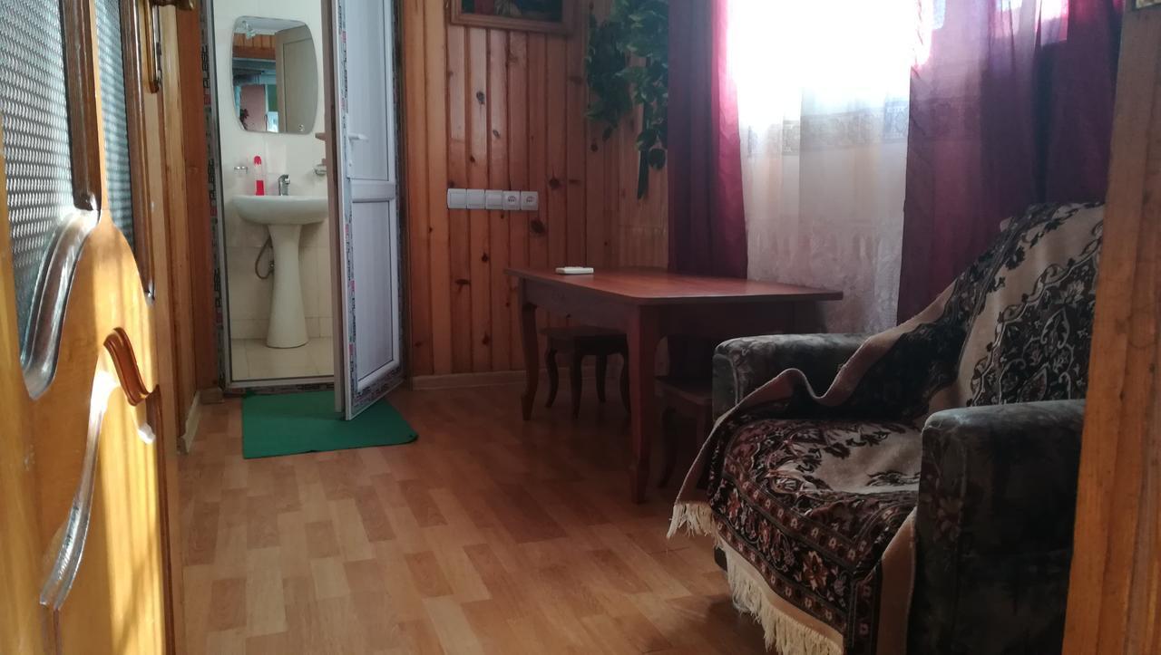 Гостевой дом Надежда Батуми Экстерьер фото