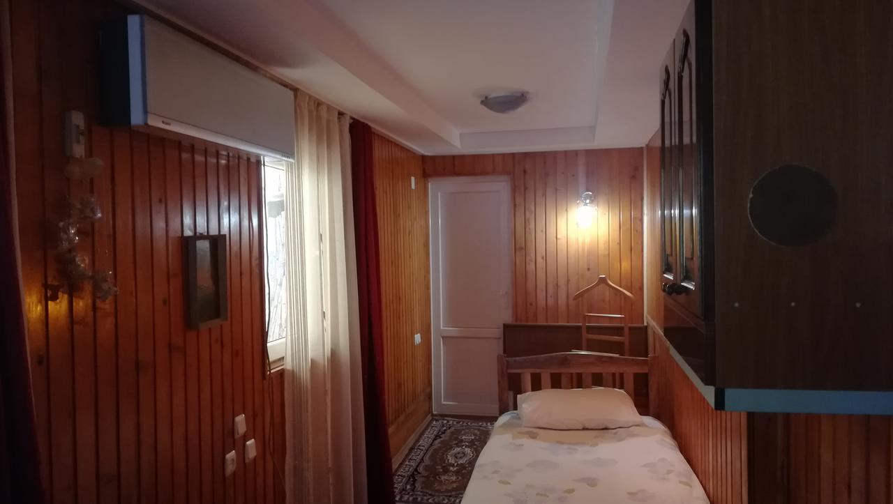 Гостевой дом Надежда Батуми Экстерьер фото
